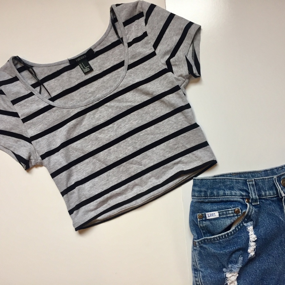SOLD. Forever 21 Crop Top